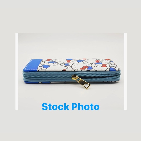 Hello Kitty Zipper Wallet - Picture 2 of 5